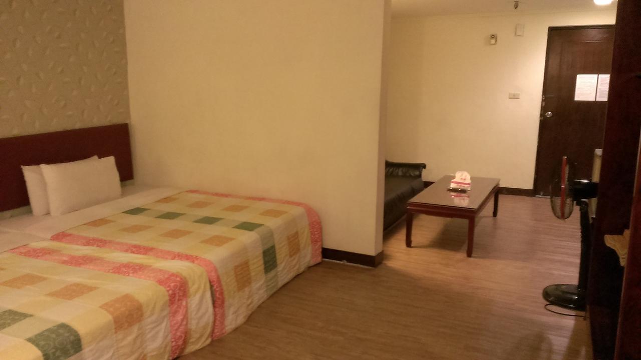 Galaxy Hotel 台中市 エクステリア 写真