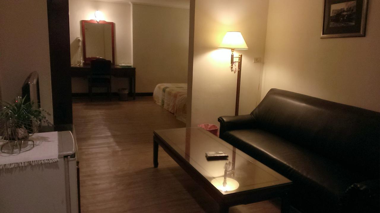 Galaxy Hotel 台中市 エクステリア 写真