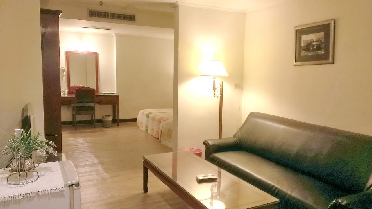 Galaxy Hotel 台中市 エクステリア 写真