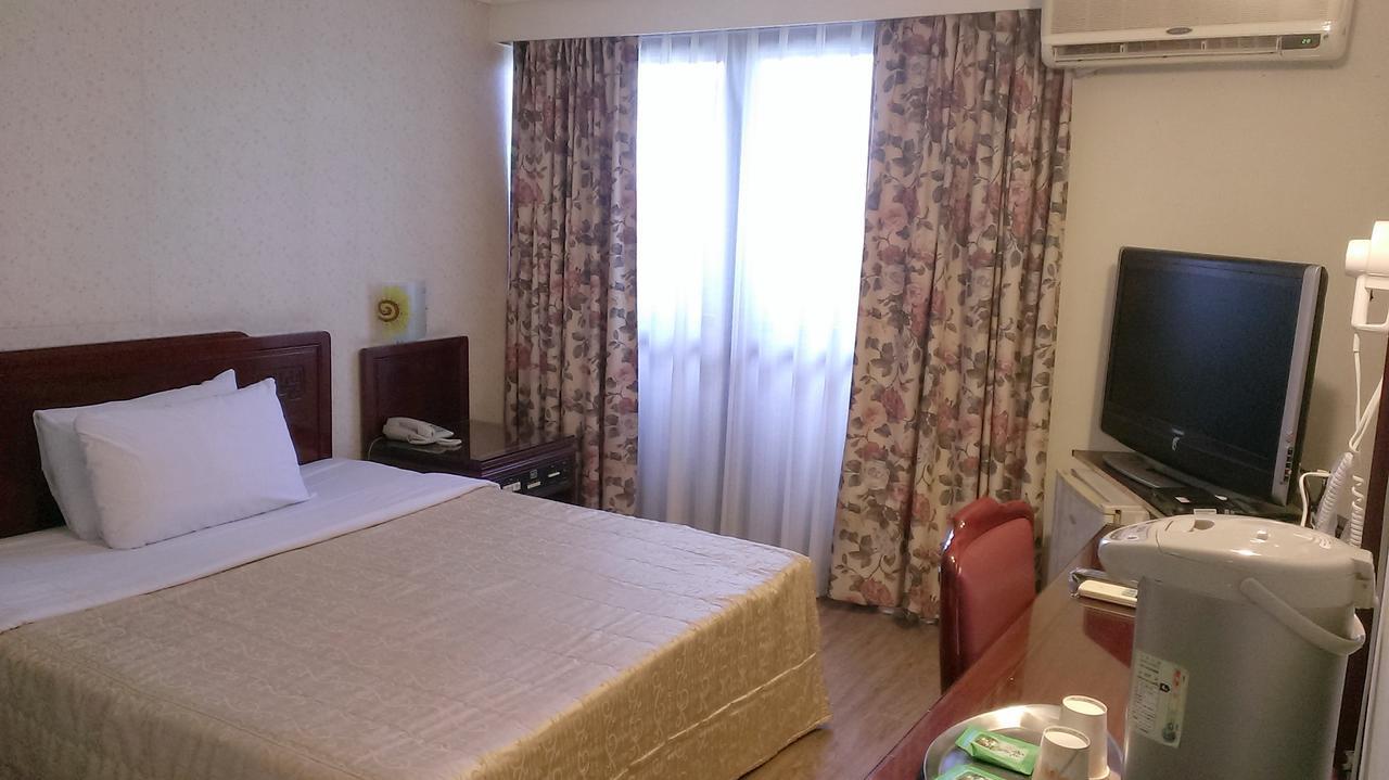 Galaxy Hotel 台中市 エクステリア 写真