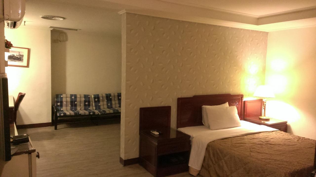 Galaxy Hotel 台中市 エクステリア 写真