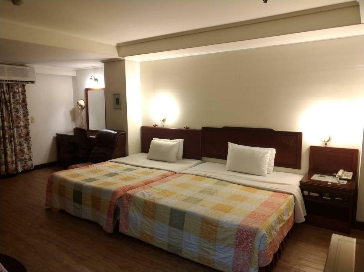 Galaxy Hotel 台中市 エクステリア 写真