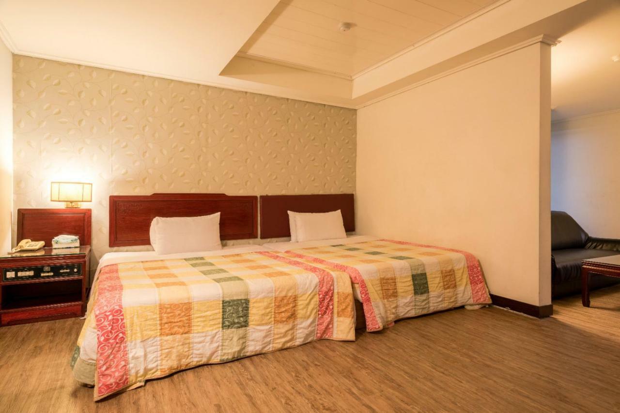 Galaxy Hotel 台中市 エクステリア 写真